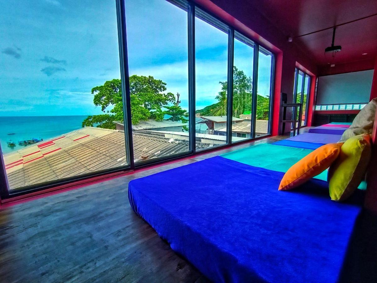 Out! A Radically Inclusive Beach Hostel By Wild & Wandering Haad Rin Eksteriør bilde